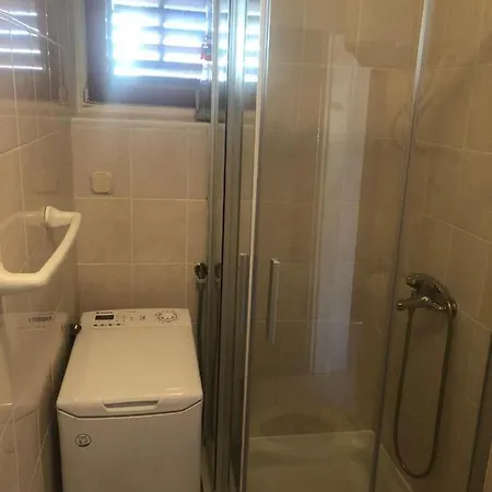 Apartament Sabunike *